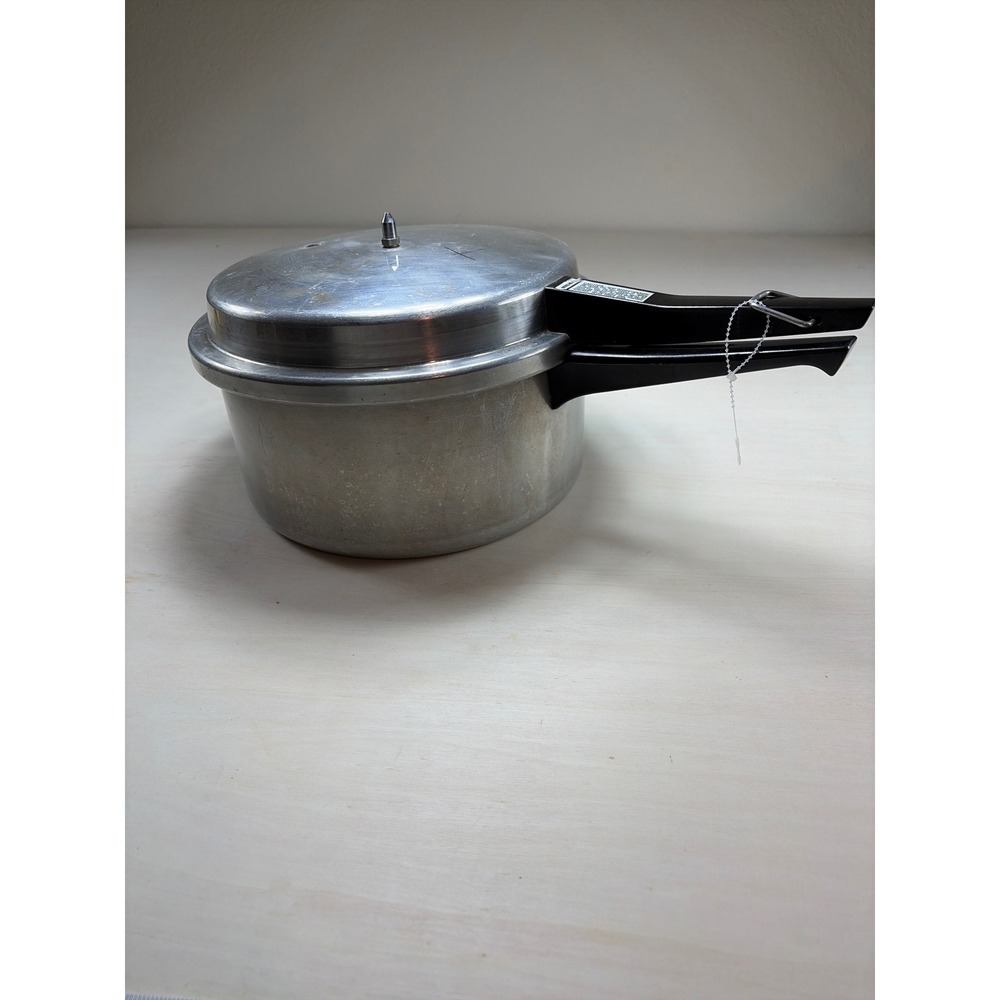 Mirro-Matic 4 Quart‎ Aluminum Pressure Cooker Model M-0294 Vintage Silver Black